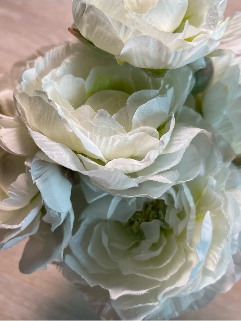 THOMAS O’BRIEN White Peony Ranunculus Faux Floral Arrangement clear flared glass